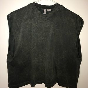 H&M cutoff T-shirt